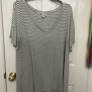 V neck Tee